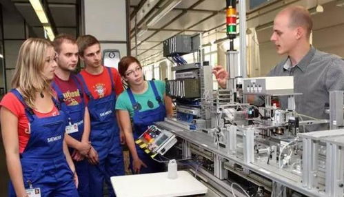 越底層的人越要學(xué)英語, 儲殷教授批判血汗工廠, 技工出路在國外